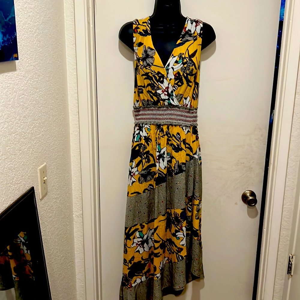 🔥GIGIO TAN FLORAL LONG DRESS LIKE NEW
